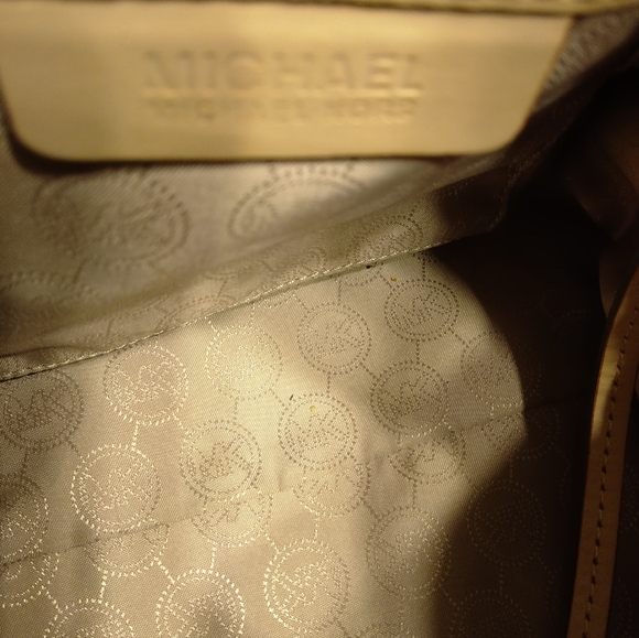 💥CLOSING Nov.1 SALE💥 Michael Kors MK Purse & matching Wallet - Picture 11 of 16